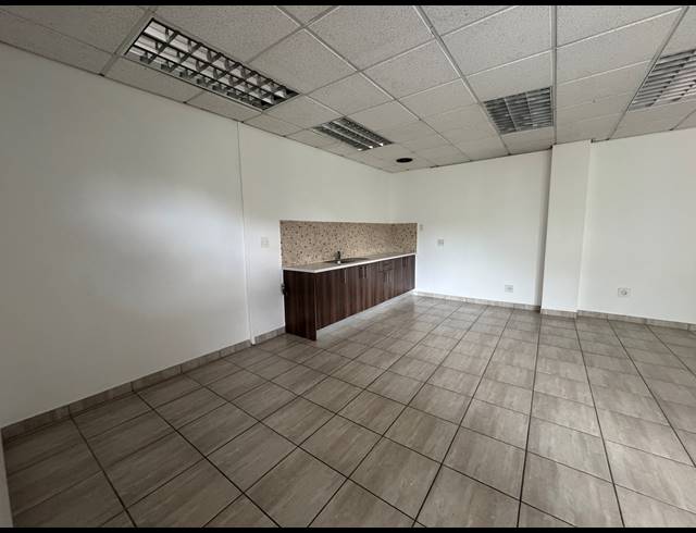313M² OFFICE TO LET IN WOODMEAD